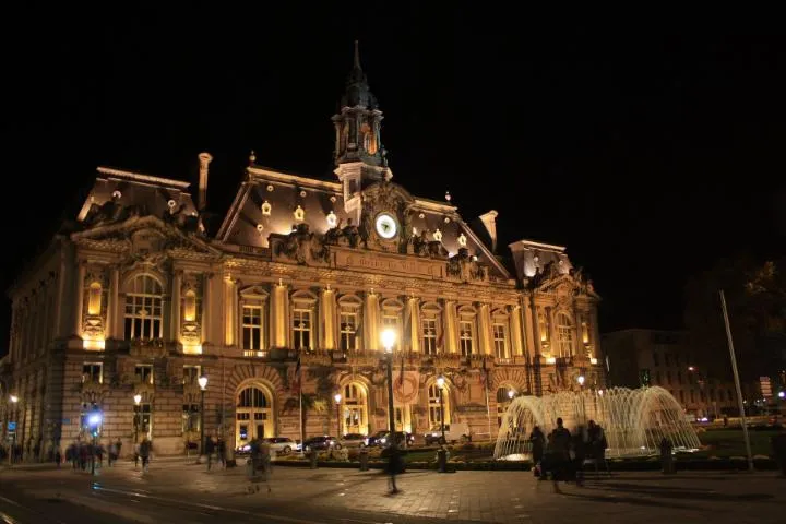 Image qui illustre: Hôtel de Ville de Tours