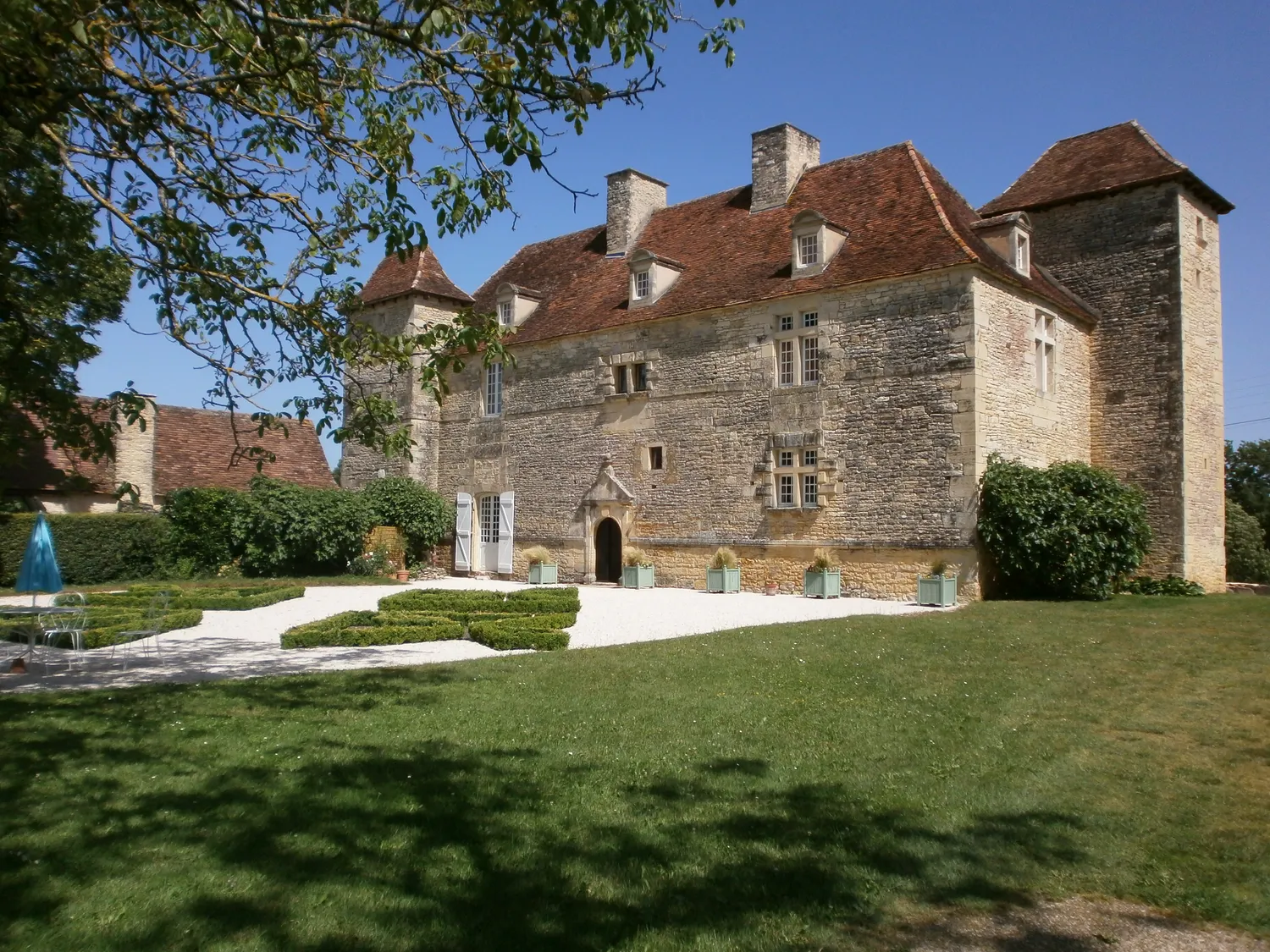 Image qui illustre: Château De Lantis à Dégagnac - 1
