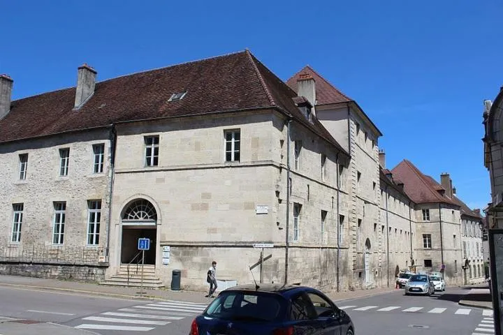 Image qui illustre: Collège St Jérôme et chapelle de la Visitation