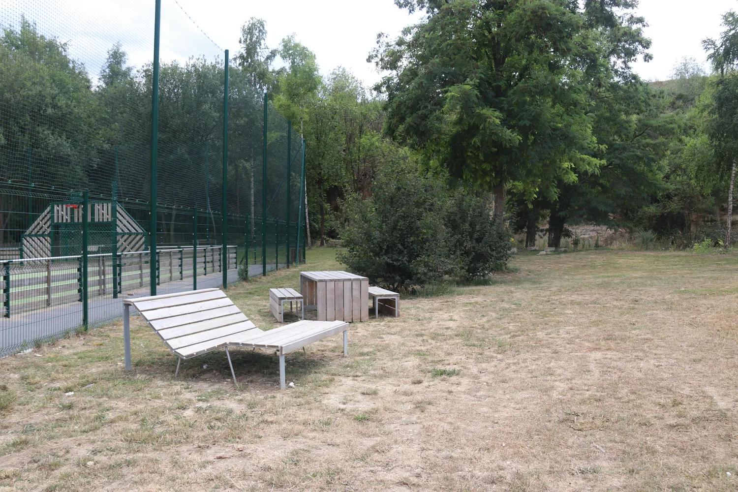 Image qui illustre: Aire De Pique-nique Du Parc Robert Dorneau à Saint-Maximin - 1