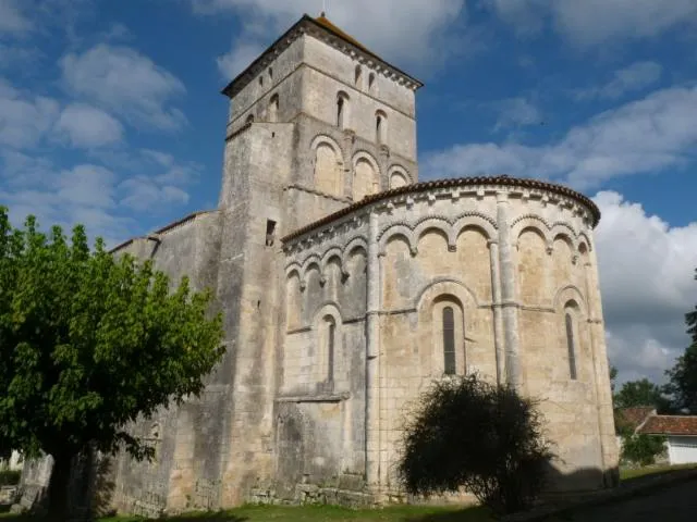 Image qui illustre: Eglise Saint-Sylvain de Saint-Sauvant