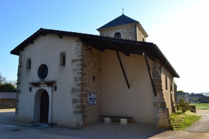Image qui illustre: Église romane du village