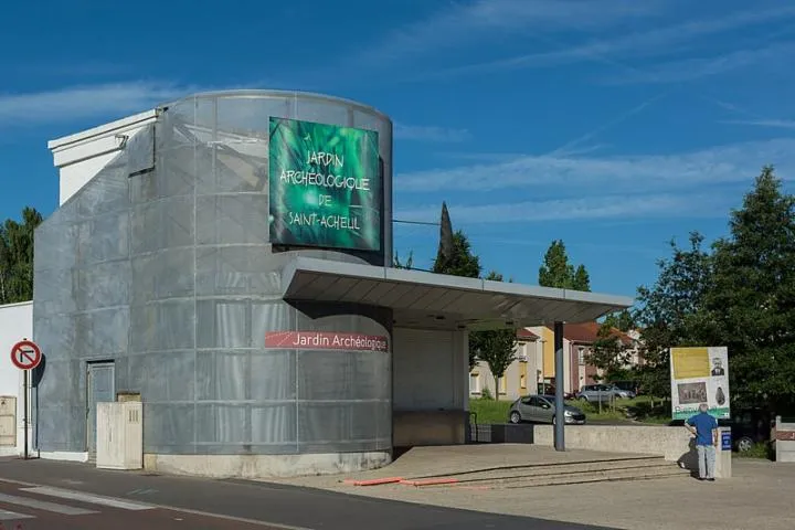 Image qui illustre: Jardin Archéologique de Saint-Acheul