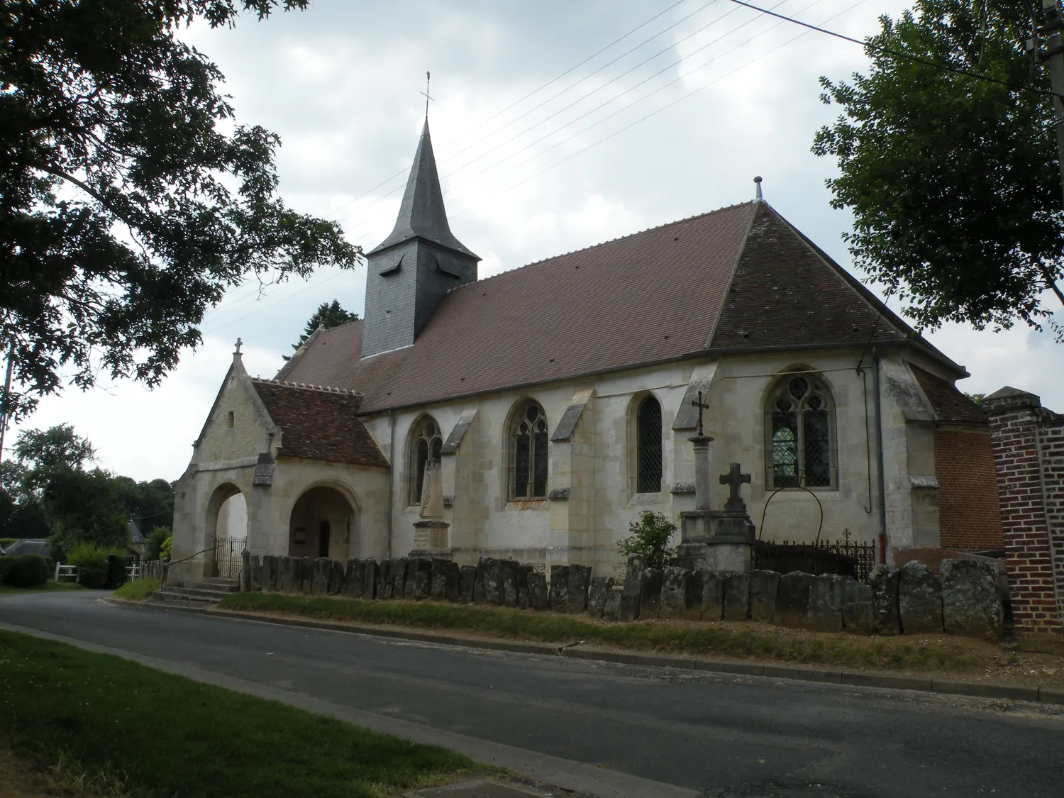 Image qui illustre: Eglise Sainte-honorine à Corbeil-Cerf - 0
