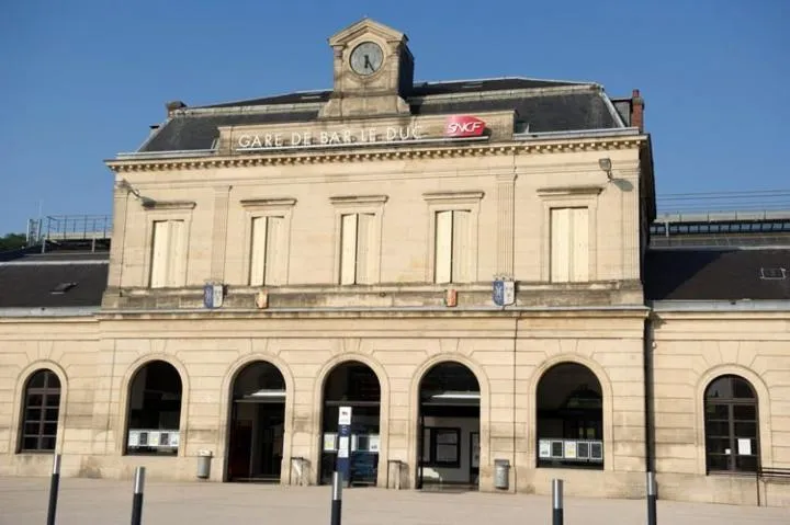 Image qui illustre: La Gare