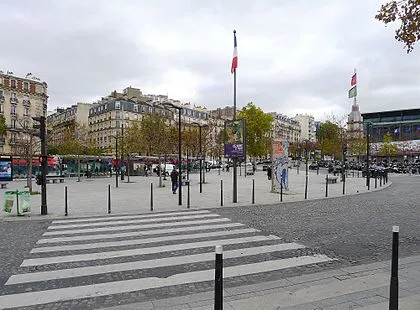 Image qui illustre: Place de la Porte-de-Versailles à Paris - 0