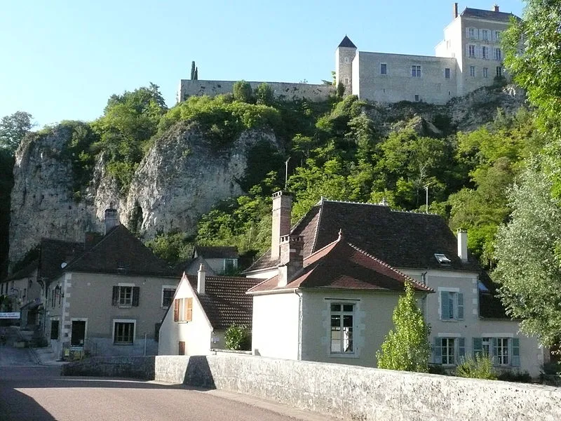 Image qui illustre: Château et Donjon de Mailly-le-Château 