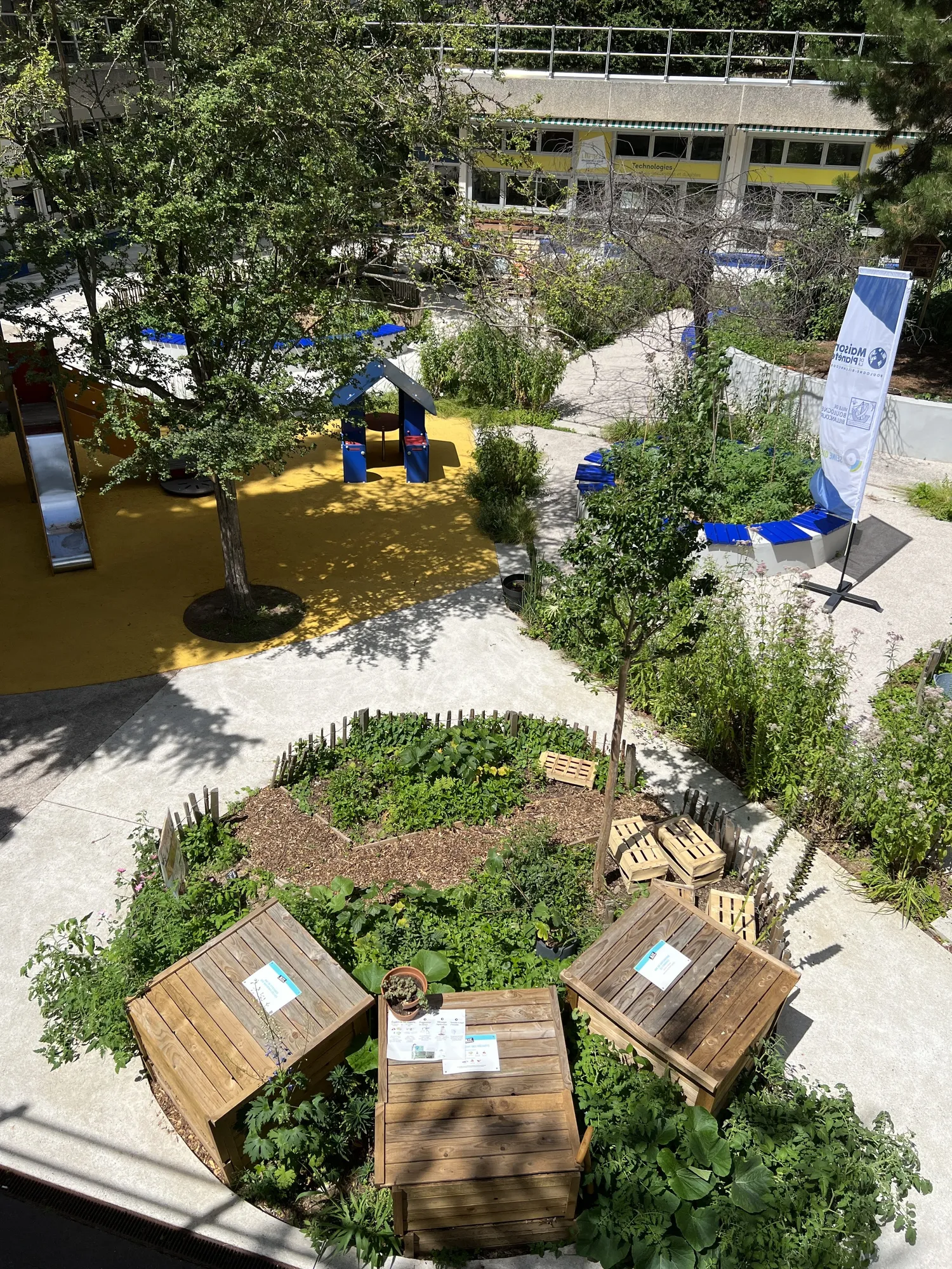 Image qui illustre: Visite guidée du jardin d’agriculture urbaine de la Maison de la Planète :  les 5 sens au jardin à Boulogne-Billancourt - 0
