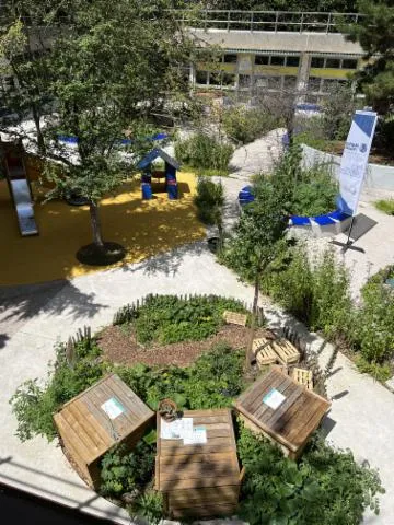 Image qui illustre: Visite guidée du jardin d’agriculture urbaine de la Maison de la Planète :  les 5 sens au jardin