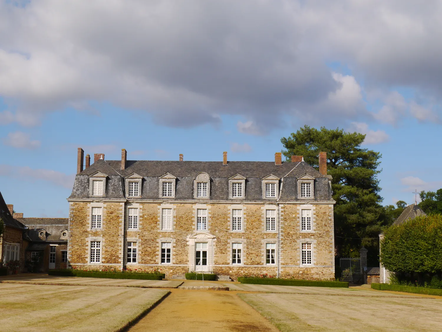 Image qui illustre: Château De La Faucille à Segré-en-Anjou Bleu - 0