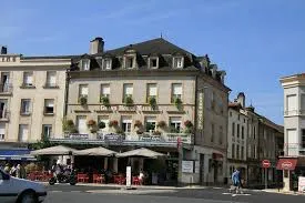 Image qui illustre: Grand Café à Saint-Céré - 0