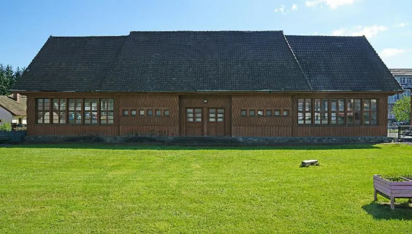 Image qui illustre: Visite commentée de l'école en bois de Ronchamp