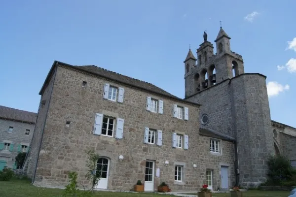 Image qui illustre: Eglise Saint-martin à Chaudeyrac - 1