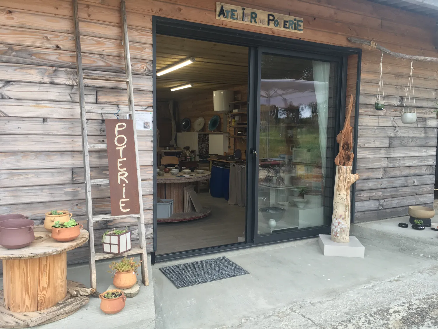 Image qui illustre: Atelier De Poterie Anne-cécile Allegre à Saint-Père-en-Retz - 1