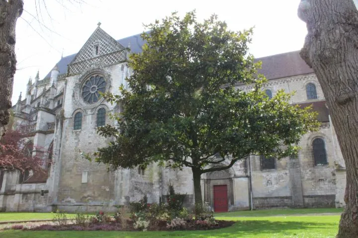 Image qui illustre: L'église Saint-etienne - Parcours Beauvais