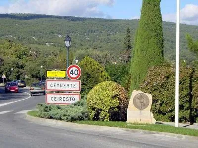 Image qui illustre: Bouches-du-Rhône en Paysages - Ceyreste, histoires & Paysages