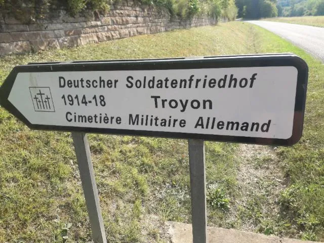 Image qui illustre: cimetiere militaire allemand 