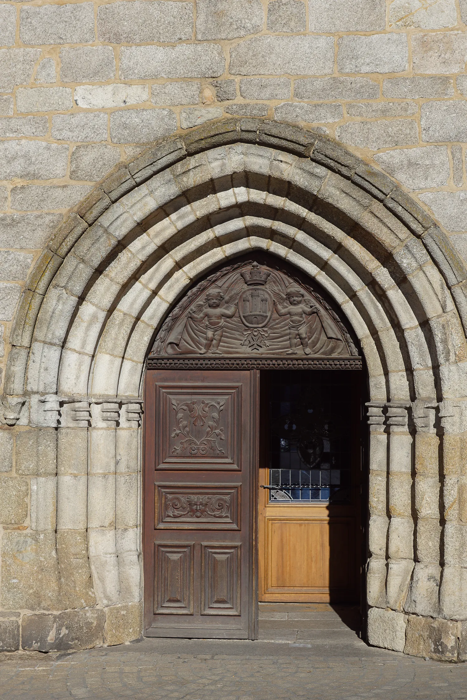 Image qui illustre: Eglise Saint-hilaire - Saint-chely-D'apcher à Saint-Chély-d'Apcher - 1