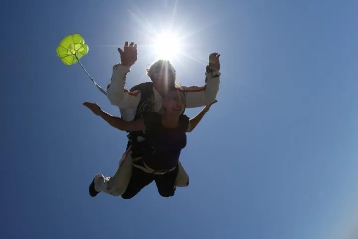 Image qui illustre: Accel'air Parachutisme