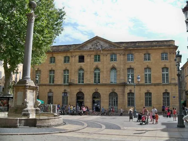 Image qui illustre: Bibliothèque Méjanes - Halle Aux Grains