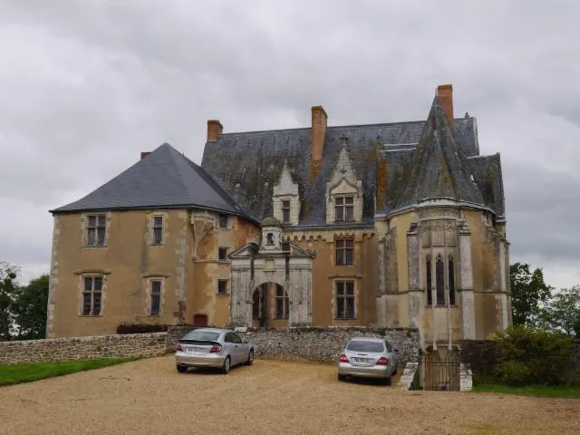 Image qui illustre: Chateau De Viré