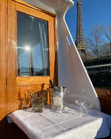 Image qui illustre: Seine Privée - Croisière privée à Paris