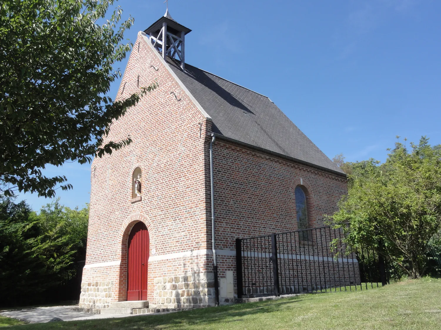 Image qui illustre: Chapelle Saint-germain De Ribemont à Ribemont - 0