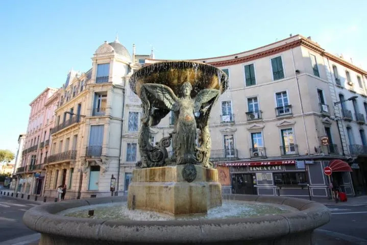 Image qui illustre: Fontaine du Baron Després