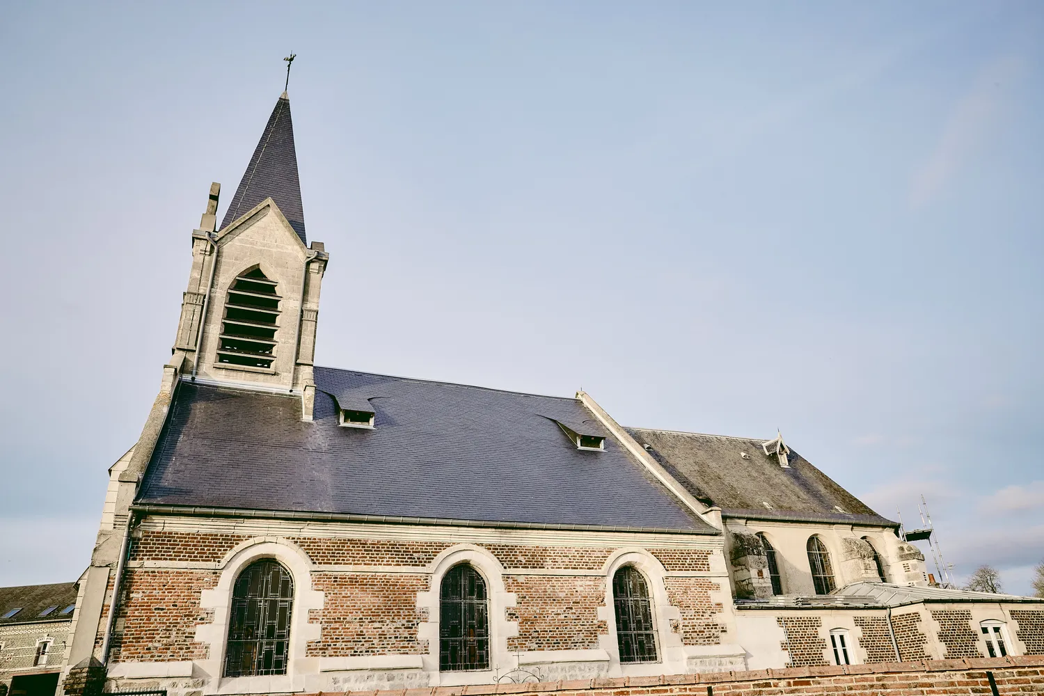 Image qui illustre: Eglise Saint-jean-baptiste à Abbécourt - 0