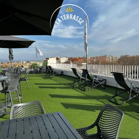 Image qui illustre: La terrasse