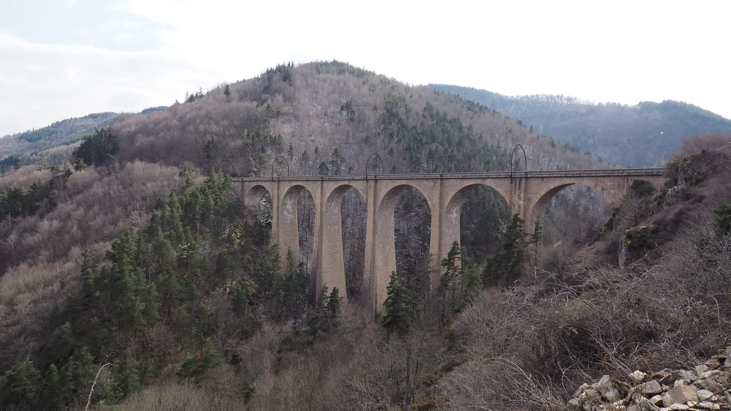 Image qui illustre: Viaduc De L'enfer à Saint-Léger-de-Peyre - 2