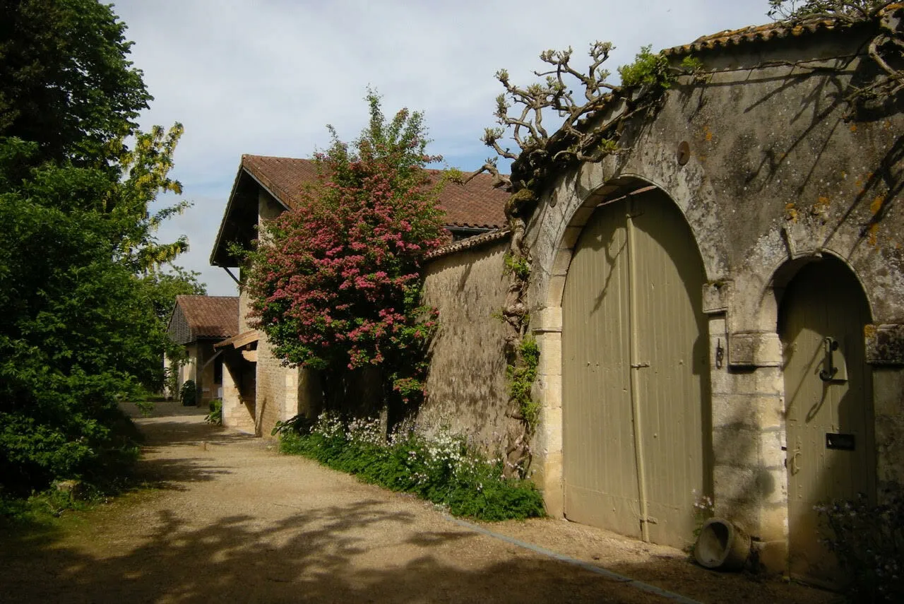 Image qui illustre: Venez découvrir le monastère des Bénédictines à Prailles-La Couarde - 0