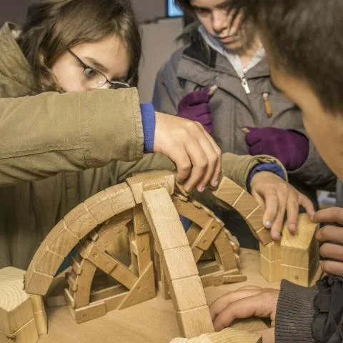 Image qui illustre: Mini-JEP : le patrimoine pour les petits - Chroniques d'une abbaye.