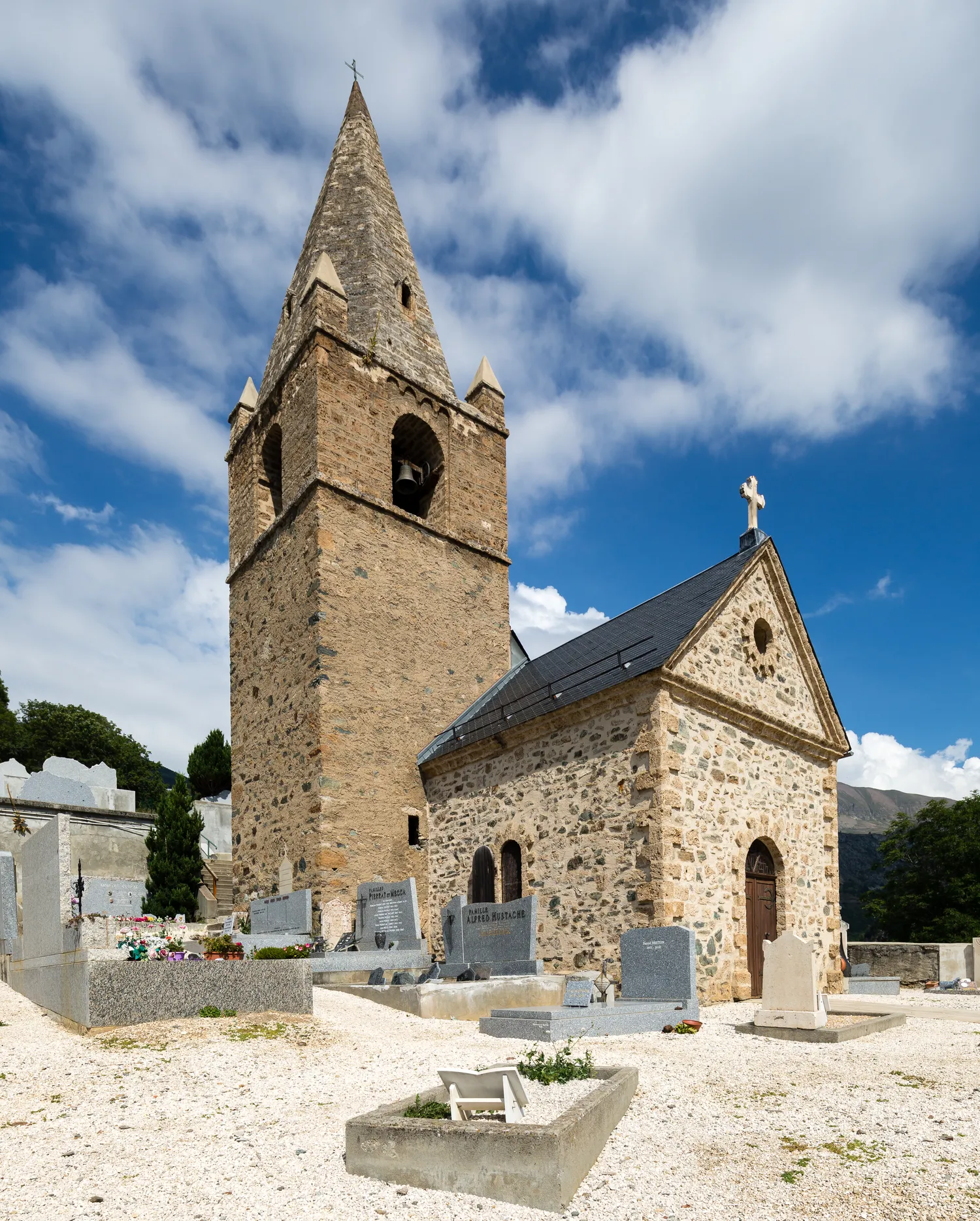 Image qui illustre: Eglise Saint-Ferréol d'Huez à Huez - 0