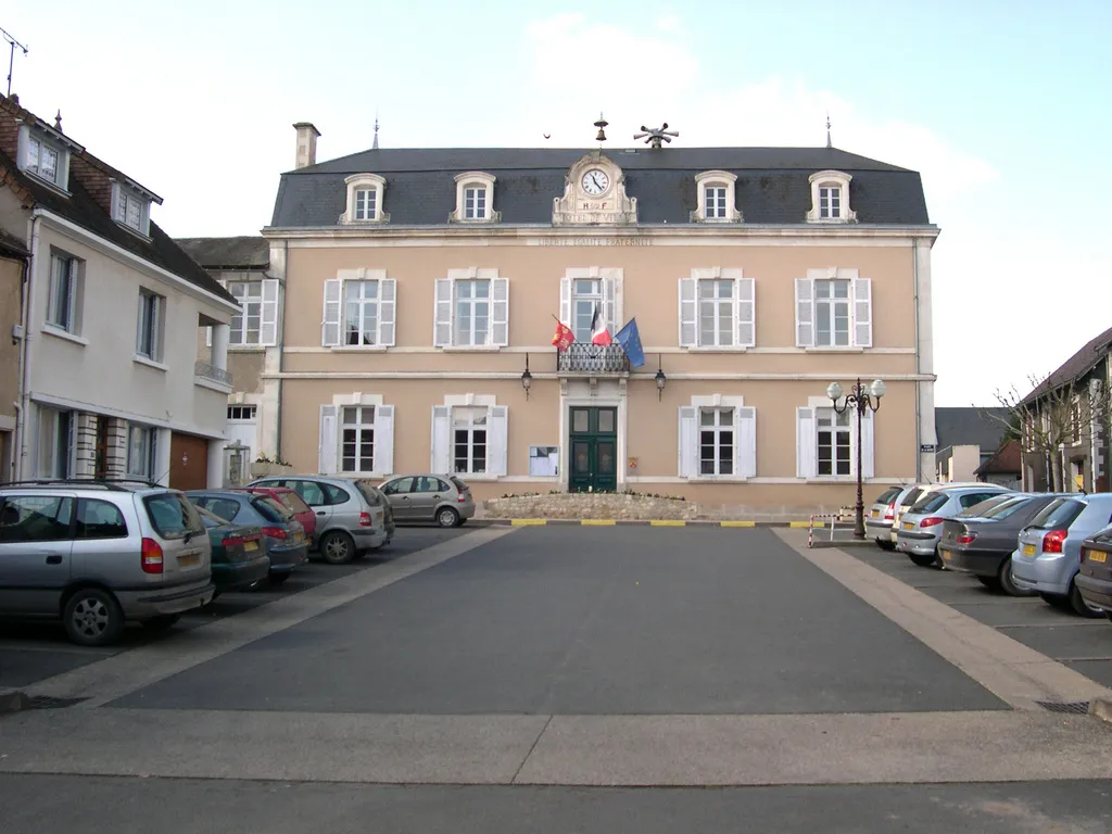 Image qui illustre: La mairie à La Trimouille - 0