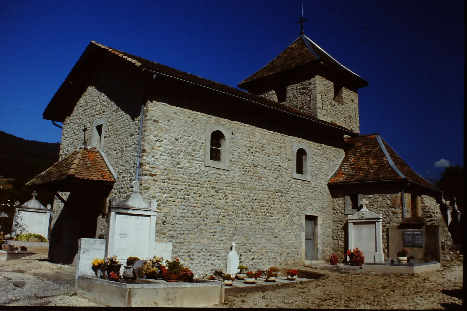 Image qui illustre: Visite commentée de la chapelle saint Hippolyte des Angonnes à Brié-et-Angonnes - 0