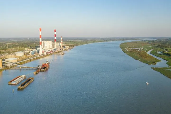 Image qui illustre: Les croisières de la centrale de Cordemais