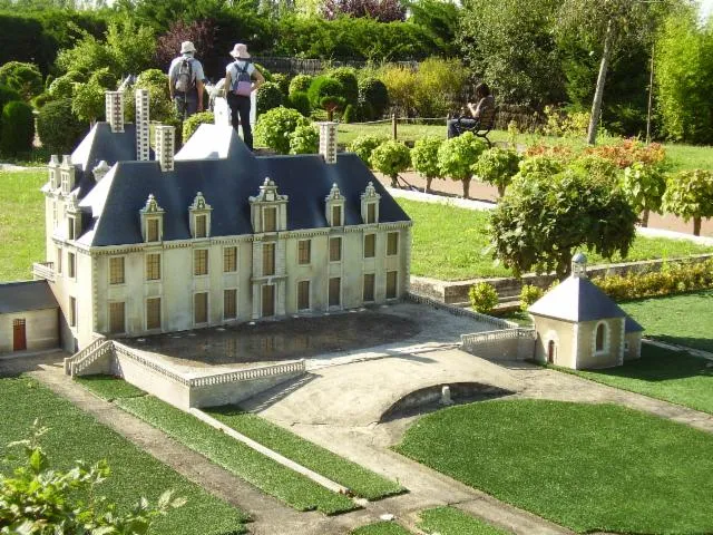 Image qui illustre: Château De Champchevrier