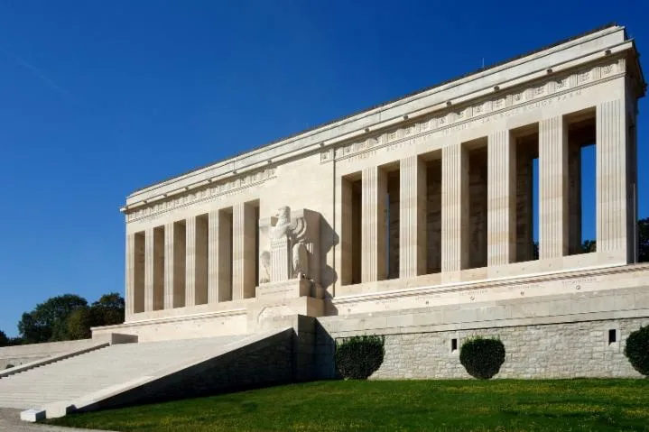 Image qui illustre: Monument Américain De La Cote 204 Et Visitor Center