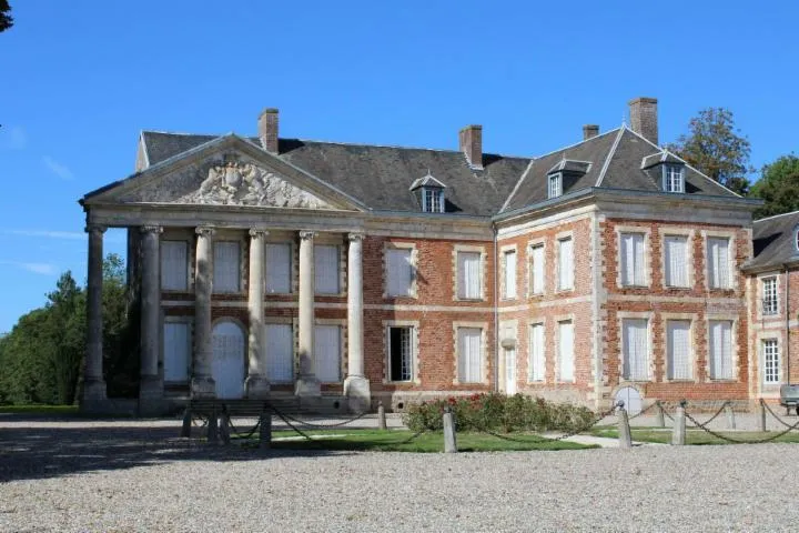 Image qui illustre: Lecture d'architecture au château d'Hénencourt