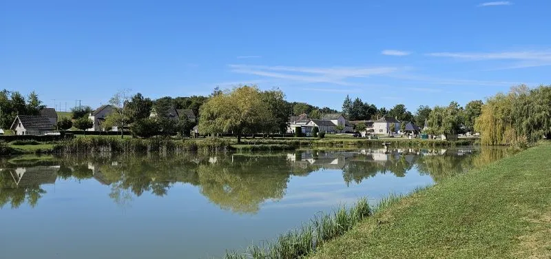 Image qui illustre: Pêche À L'étang Du Prieuré à Villegouin - 0