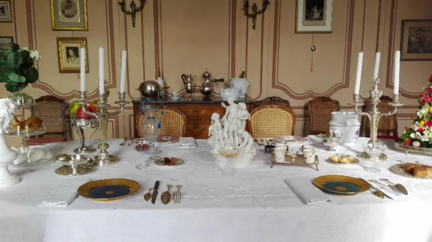 Image qui illustre: Visite guidée : la table et les parfums royaux au XVIIIe siècle