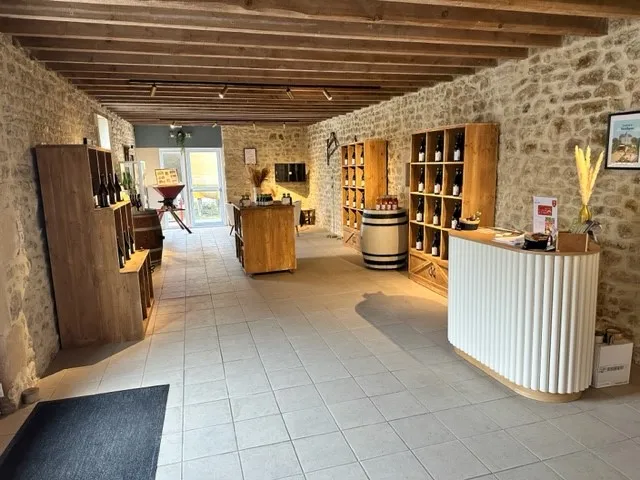 Image qui illustre: Cidrerie Viard - Cidres Bayeux à Guéron - 1
