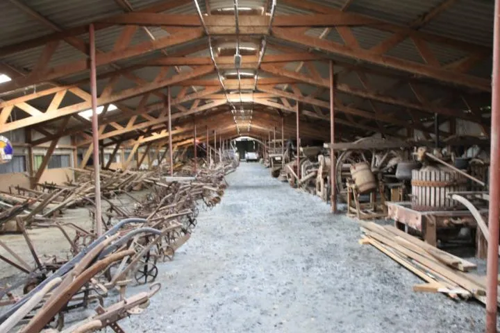 Image qui illustre: Exposition d'une collection de matériels agricoles de l'époque de la traction animale