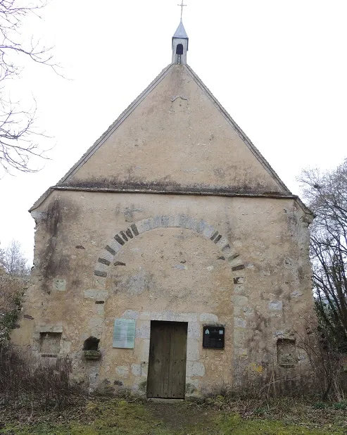 Image qui illustre: Chapelle De Saint-hilaire-des-noyers à Saintigny - 0