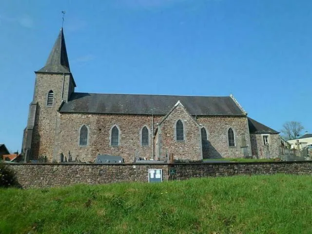 Image qui illustre: Circuit : randonnée de l'église de Saint-Sauveur jusqu'à l'église de Pont-Brocard