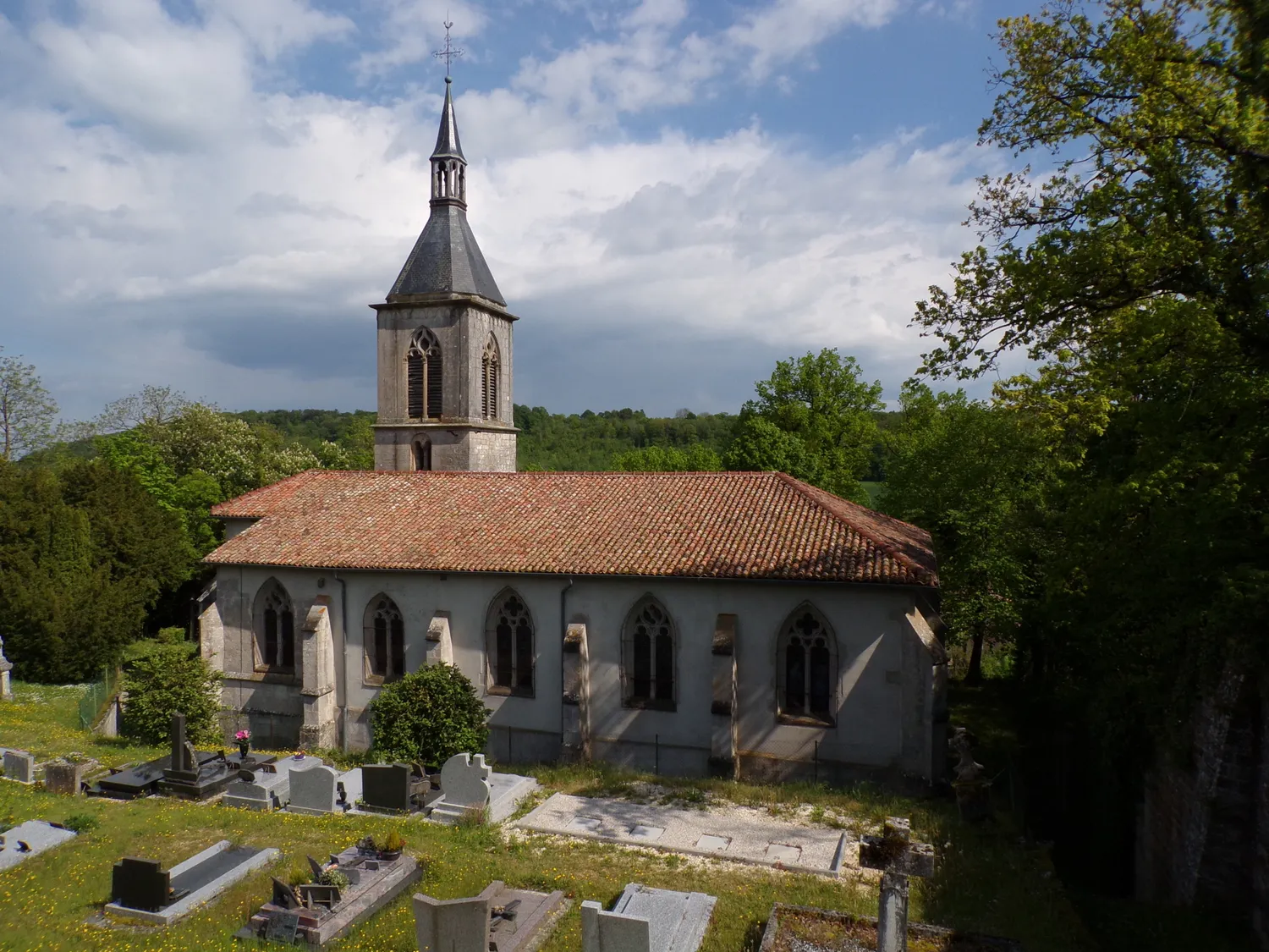Image qui illustre: Découvrez une église-halle médiévale à Vigneulles-lès-Hattonchâtel - 0