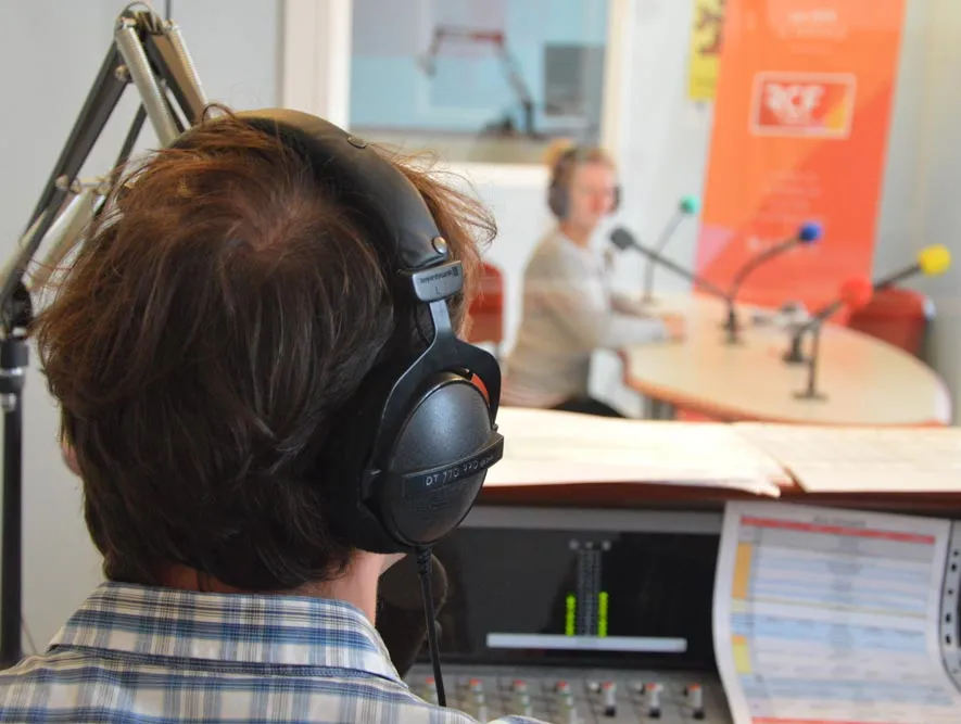 Image qui illustre: Visites Secrètes : Radio Rcf En Berry à Bourges - 0