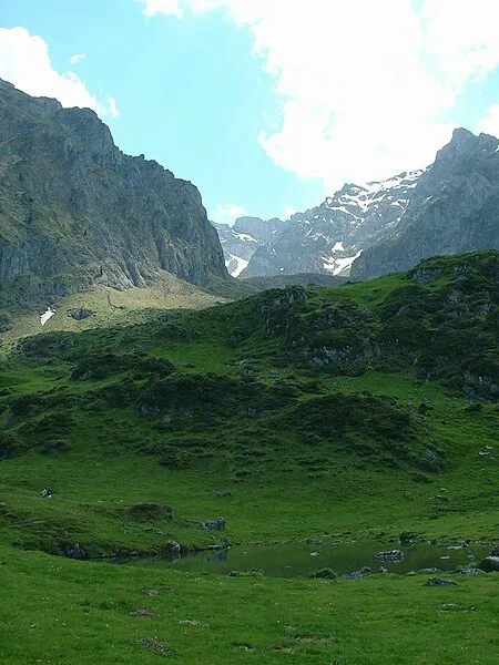 Image qui illustre: Lac d'Arou à Ancizan - 0