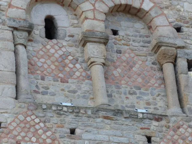 Image qui illustre: Eglise Saint-Julien : lieu de passage des pèlerins